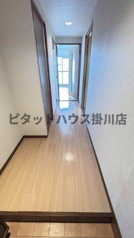 拡大写真:掛川市富部 2階206の玄関