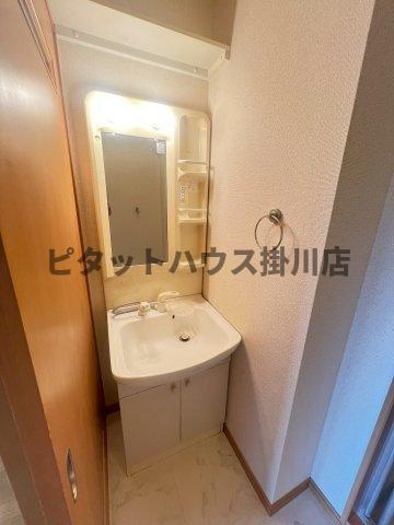 拡大写真:袋井市愛野南2丁目 2階202の独立洗面台