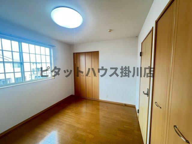 拡大写真:袋井市愛野南2丁目 2階202の洋室