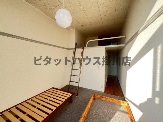 拡大写真:袋井市浅名 2階204の居間