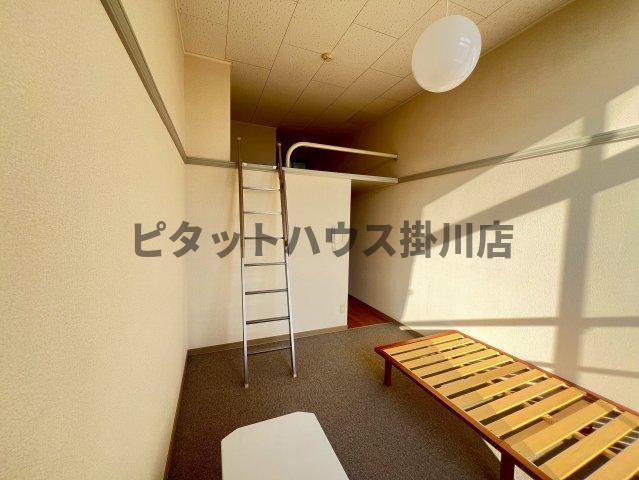 拡大写真:袋井市浅名 2階202の居間