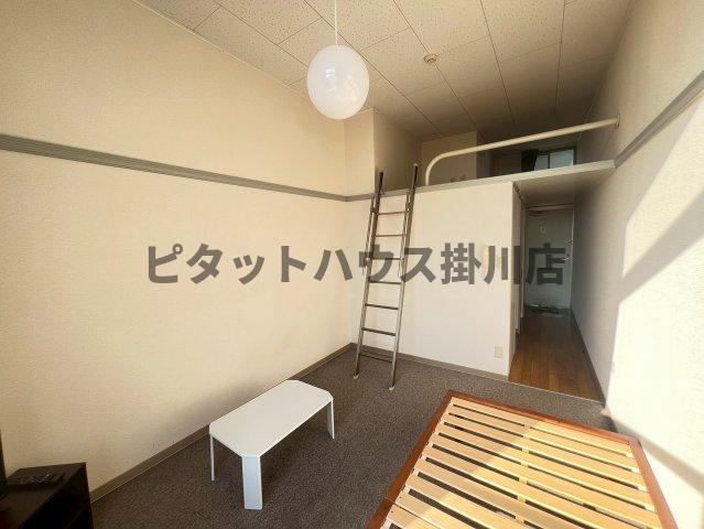 拡大写真:袋井市浅名 2階201の居間