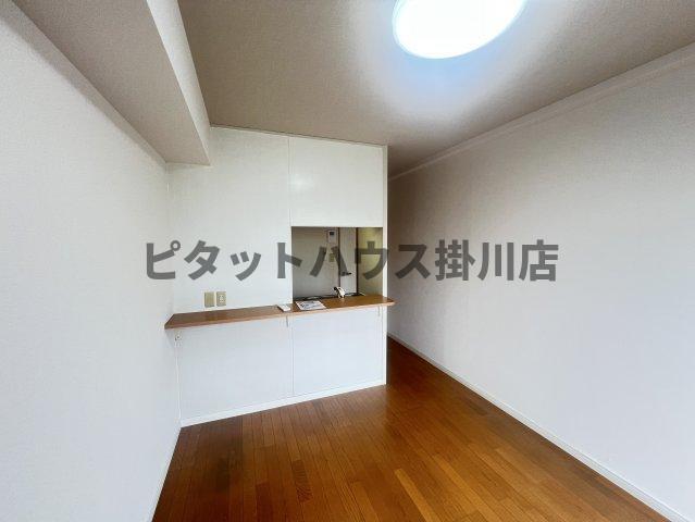 拡大写真:袋井市延久 1階113の居間
