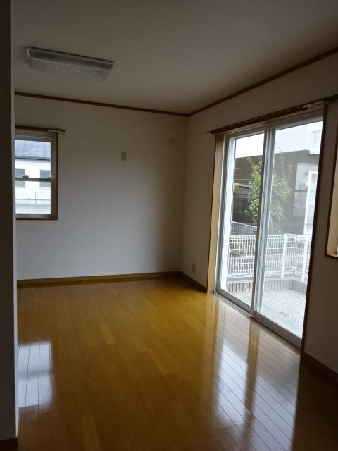 拡大写真:袋井市愛野東1丁目 1階2の居間