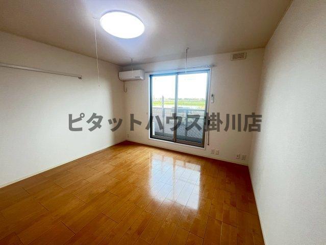 拡大写真:袋井市浅岡 1階102の居間