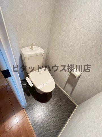 拡大写真:袋井市浅岡 1階102のトイレ