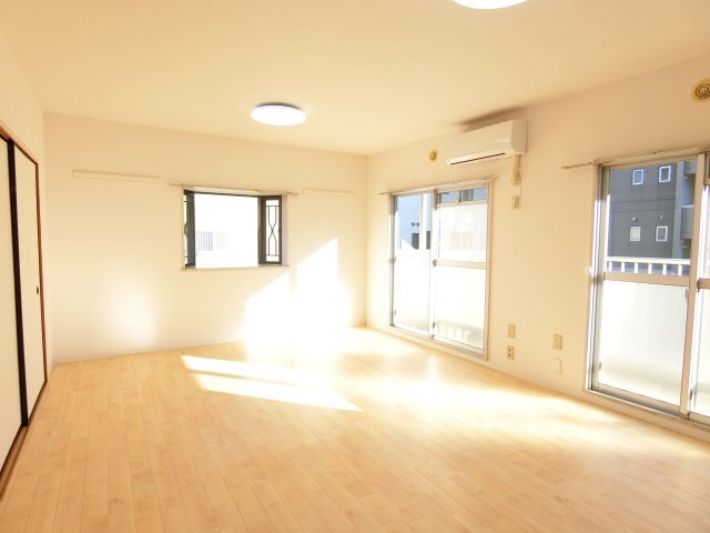拡大写真:掛川市中宿 1階101の居間