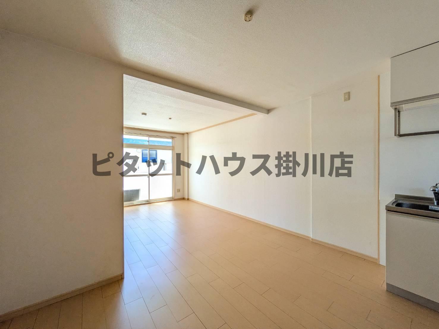 拡大写真:菊川市下平川 2階202の居間