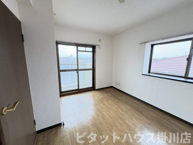 拡大写真:袋井市川井 3階305の洋室