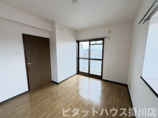 拡大写真:袋井市川井 3階305の洋室