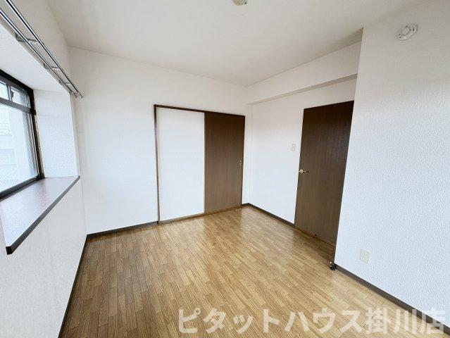 拡大写真:袋井市川井 3階305の洋室