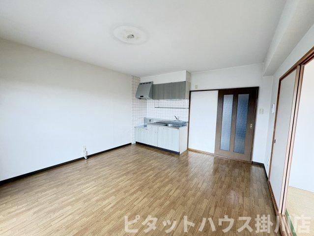 拡大写真:袋井市川井 3階305の居間