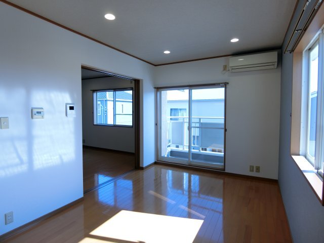 拡大写真:袋井市愛野東1丁目 2階202の居間