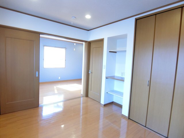 拡大写真:袋井市愛野東1丁目 2階202の居間