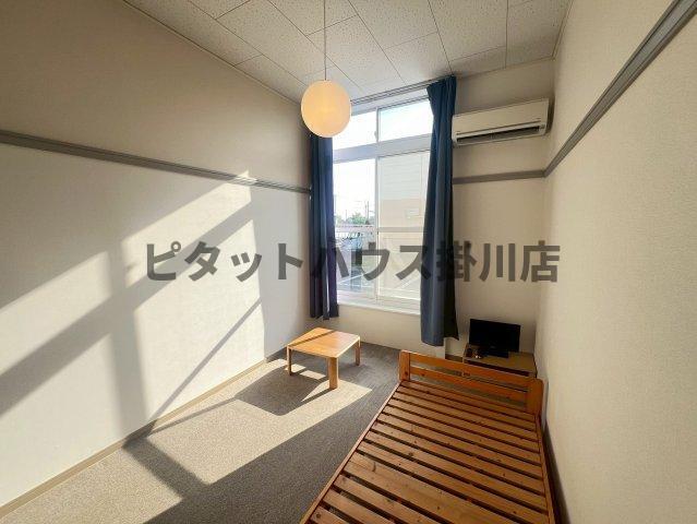 拡大写真：袋井市浅名 1階104の居間