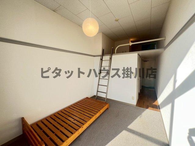 拡大写真：袋井市浅名 1階104の居間