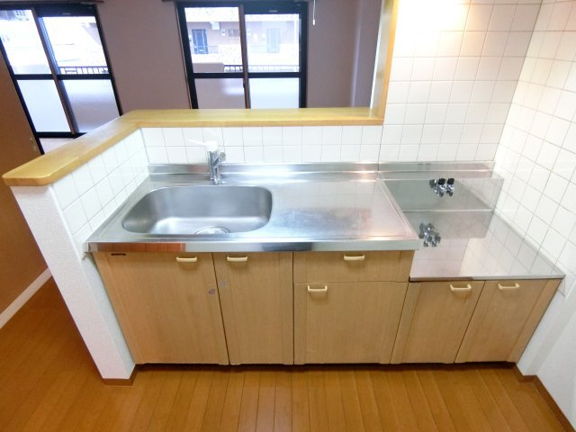 拡大写真:袋井市愛野東1丁目 2階202のキッチン
