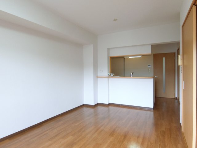 拡大写真:袋井市愛野南2丁目 4階405の居間