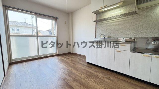 拡大写真:掛川市富部 1階102の居間