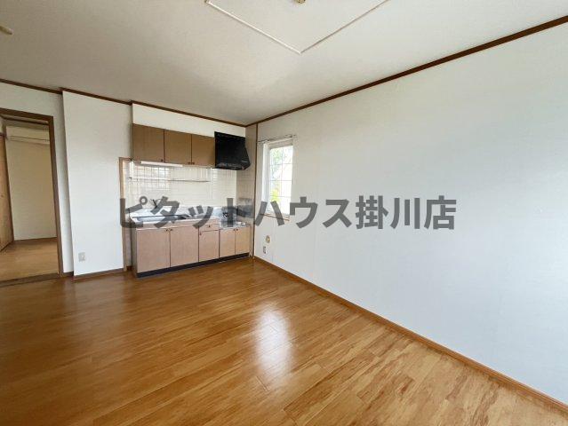 拡大写真:袋井市諸井 2階203の居間