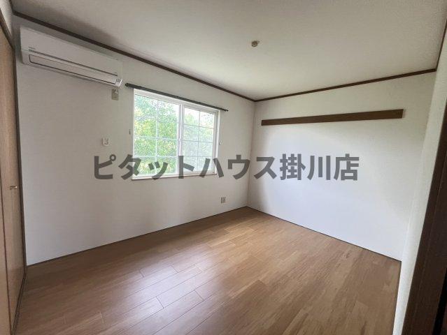 拡大写真:袋井市諸井 2階203の洋室