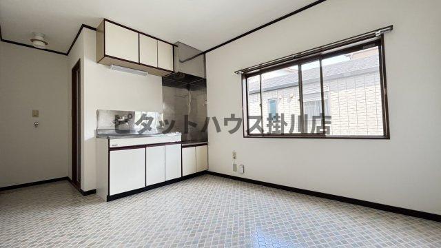 拡大写真:掛川市十九首 1階102の居間