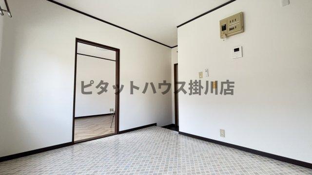 拡大写真:掛川市十九首 1階102の居間