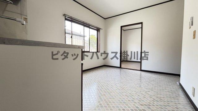 拡大写真:掛川市十九首 1階102の居間