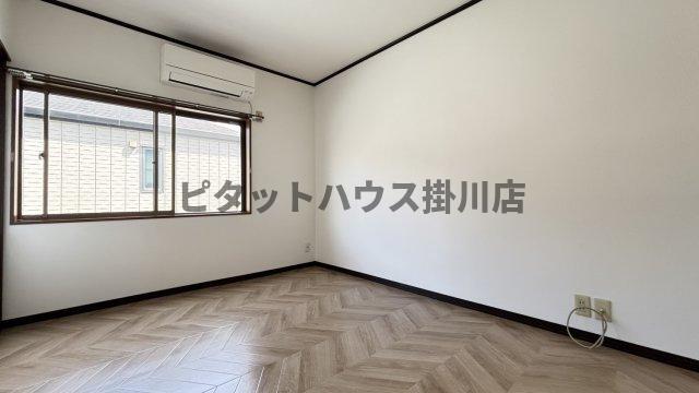 拡大写真:掛川市十九首 1階102の洋室
