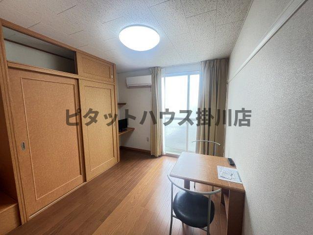 拡大写真:袋井市延久 1階105の居間