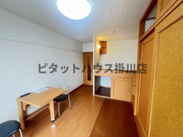 拡大写真:袋井市延久 1階105の居間