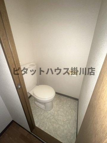 拡大写真:掛川市家代の里3丁目 3階132のトイレ