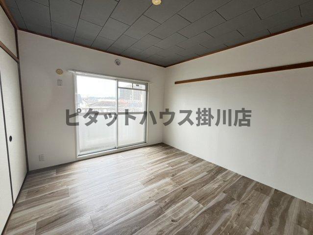 拡大写真:袋井市田町2丁目 3階301の洋室