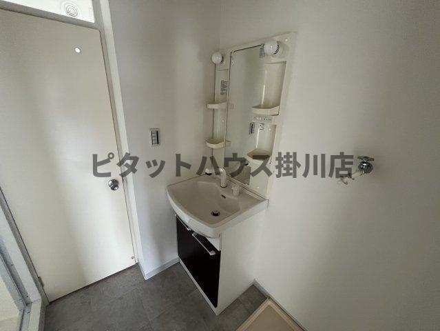拡大写真:袋井市田町2丁目 3階301の独立洗面台