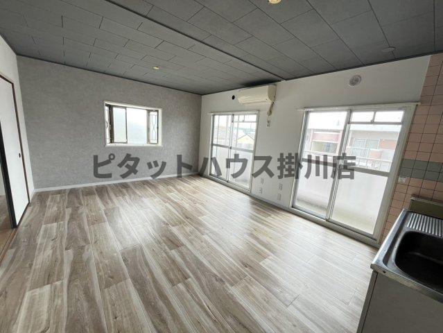 拡大写真:袋井市田町2丁目 3階301の居間