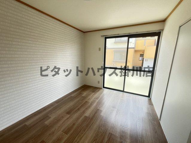 拡大写真:袋井市鷲巣 1階102の居間