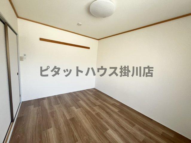 拡大写真:袋井市鷲巣 1階102の洋室