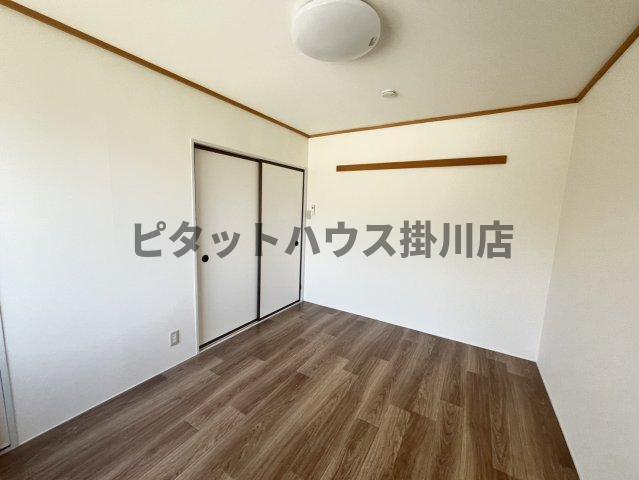 拡大写真:袋井市鷲巣 1階102の洋室