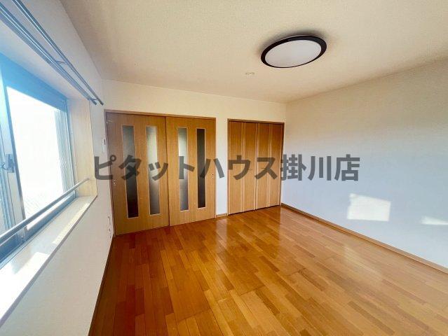 拡大写真:袋井市浅羽 2階207の居間