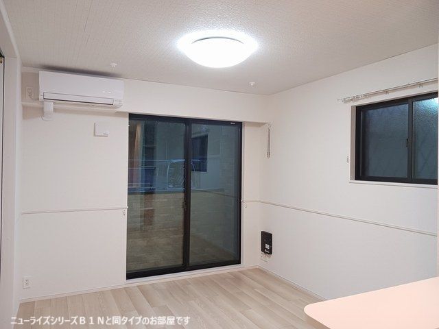 拡大写真:袋井市高尾 1階102の居間