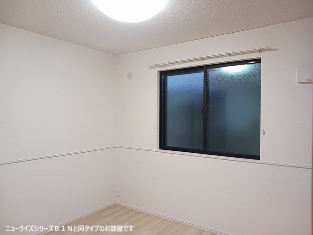 拡大写真:袋井市高尾 1階102の洋室