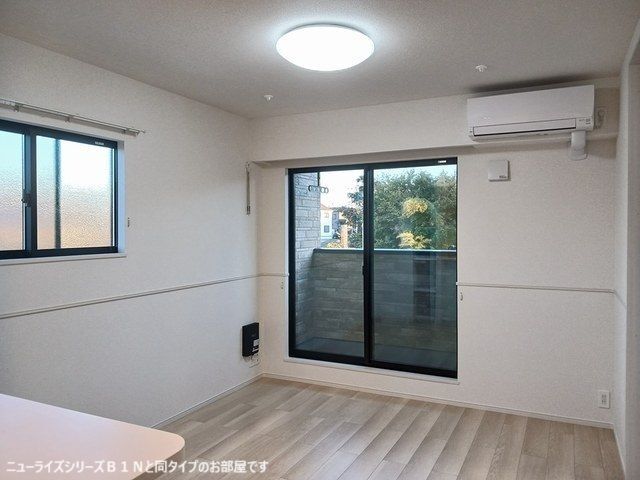 拡大写真:袋井市高尾 2階201の居間