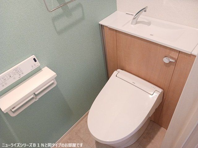 拡大写真:袋井市高尾 1階101のトイレ