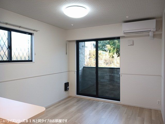 拡大写真:袋井市高尾 1階101の居間