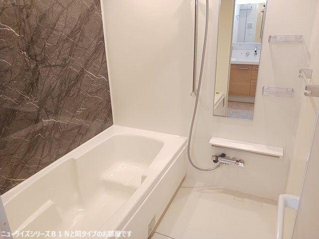 拡大写真:袋井市高尾 1階101の風呂