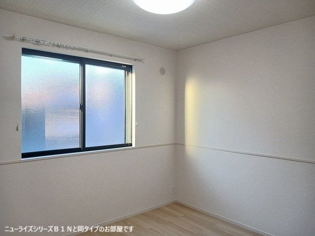 拡大写真:袋井市高尾 1階101の洋室
