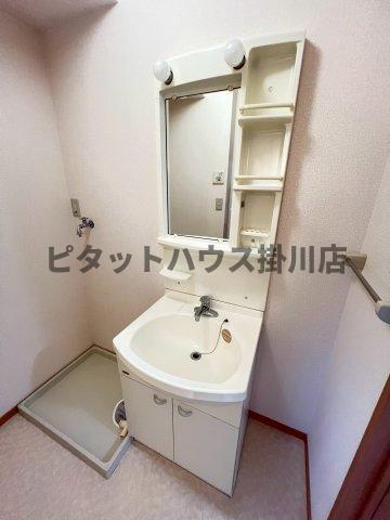 拡大写真:磐田市中泉 1階102の独立洗面台