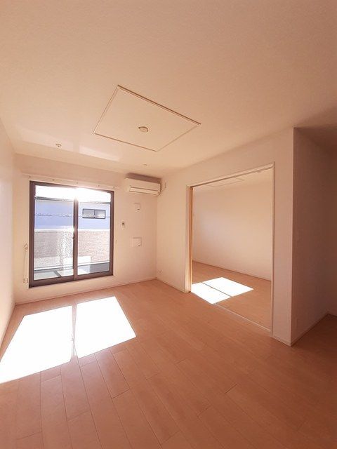 拡大写真:袋井市鷲巣 2階202の居間