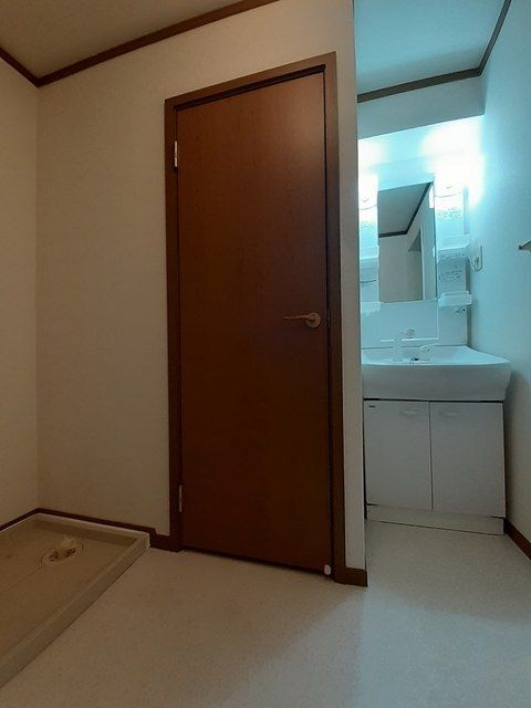 拡大写真:袋井市浅名 1階102の洗面所