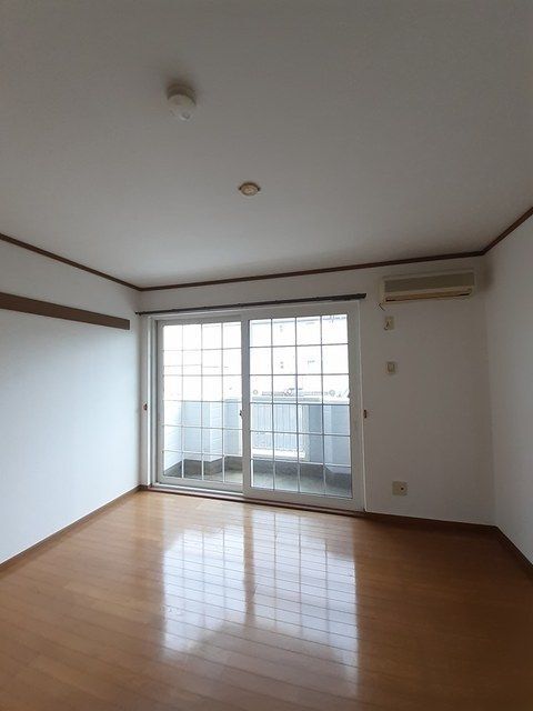 拡大写真:袋井市浅名 1階102の居間